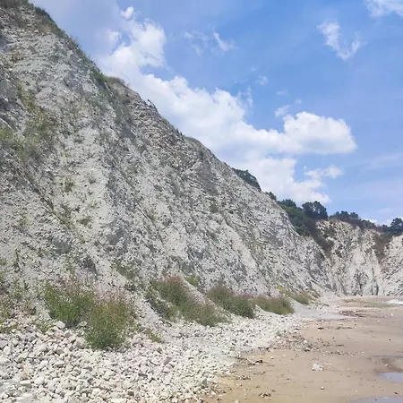 The Byala Escape, Private With Bar & Hot Tub Βίλα Byala (Varna)