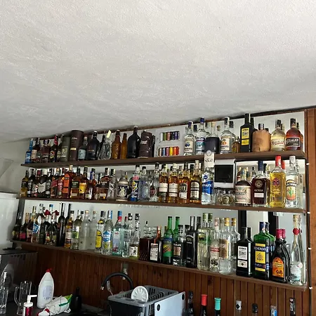 The Byala Escape, Private With Bar & Hot Tub Willa