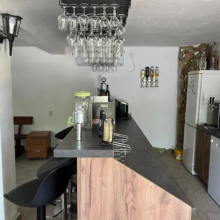 The Byala Escape, Private With Bar & Hot Tub * Bjała