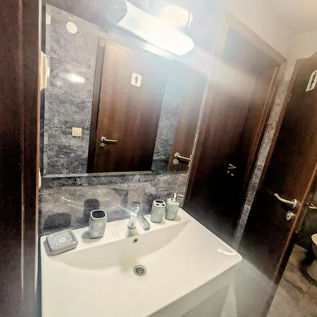 The Byala Escape, Private With Bar & Hot Tub Вілла