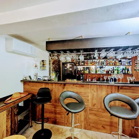 The Byala Escape, Private With Bar & Hot Tub Вілла